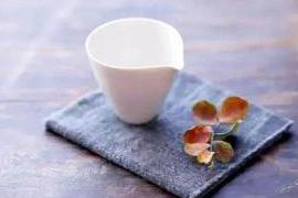 最好的爱情不应该由婚姻做依托吗？如果你们彼此都是不婚主义 没有婚姻做承诺的情，无论多