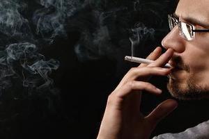 抽烟多久后，肺部会变黑？成功戒烟后，肺还能恢复健康吗？