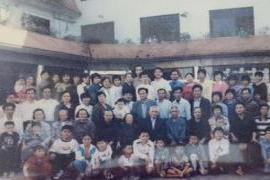 本文转自：晶报| 投稿读者：罗湖区教育科学研究院 陈丽斌 |无论走出多么遥远 新年仪式感丨