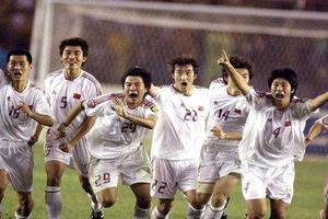 日韩世界杯后20年，日本已成世界杯常客，国足却在寻找中迷失方向