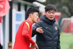 国足首次输越南，李霄鹏还是国足主教练最合适的人