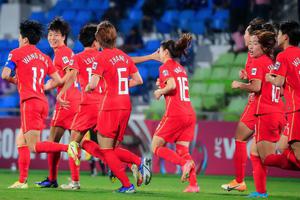 奇迹诞生！点球大战6-5！中国女足逆袭，淘汰亚洲第3，杀入决赛