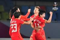 亚足联已被中国女足征服：铿锵玫瑰2度绝境反弹！黄健翔：我哭了
