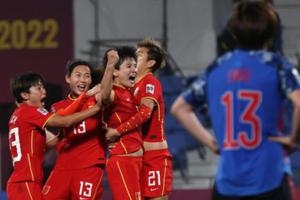 女足6-5击败日本，人民日报：顽强不屈！黄健翔：我们还让了个王霜