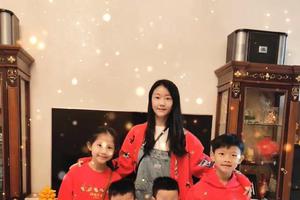 中国网球女神嫁百亿富豪！罕见带4个孩子出镜，37岁如20岁少女