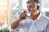 糖尿病病人应该是多喝水还是少喝水？