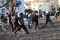 瑞典厄勒布鲁发生暴力骚乱 8名警察受伤